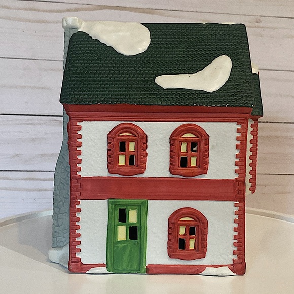 COCA COLA - Claras Christmas Shop - Town Square Collection - Picture 5 of 11